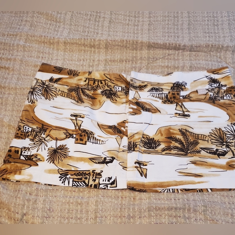 Lucy Love Mini Skirt Size Medium White/ Brown Vintage Nautical Sailboat Design